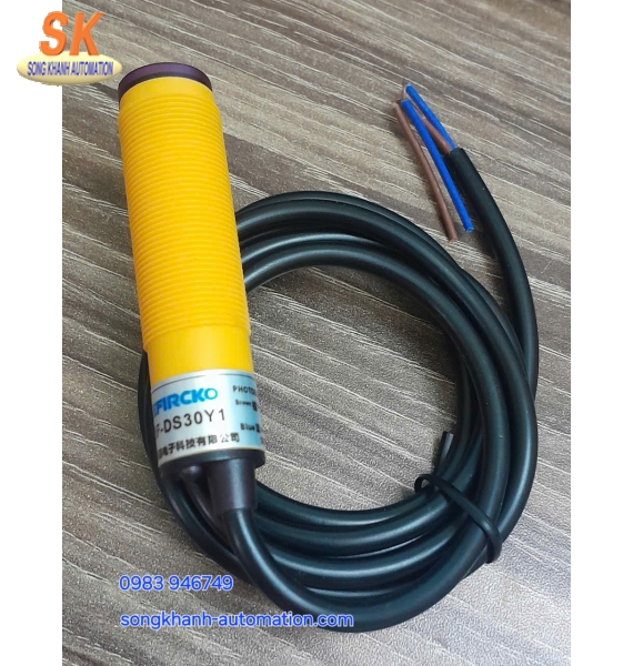 Cảm biến hồng ngoại thu phát chung E3F-DS30Y1 ( 2 dây - 220VAC)